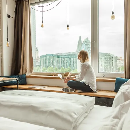 Staycity Centre Aparthotel 4*