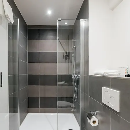 Staycity Centre Aparthotel 4*