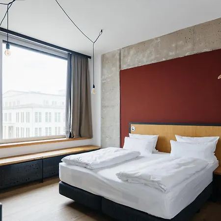 Staycity Centre Aparthotel 4*